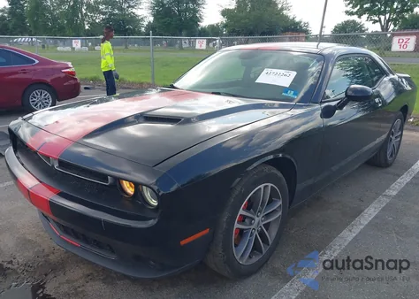 2019 Dodge Challenger Sxt Awd from USA, damaged, VIN 2C3CDZGG9KH690438